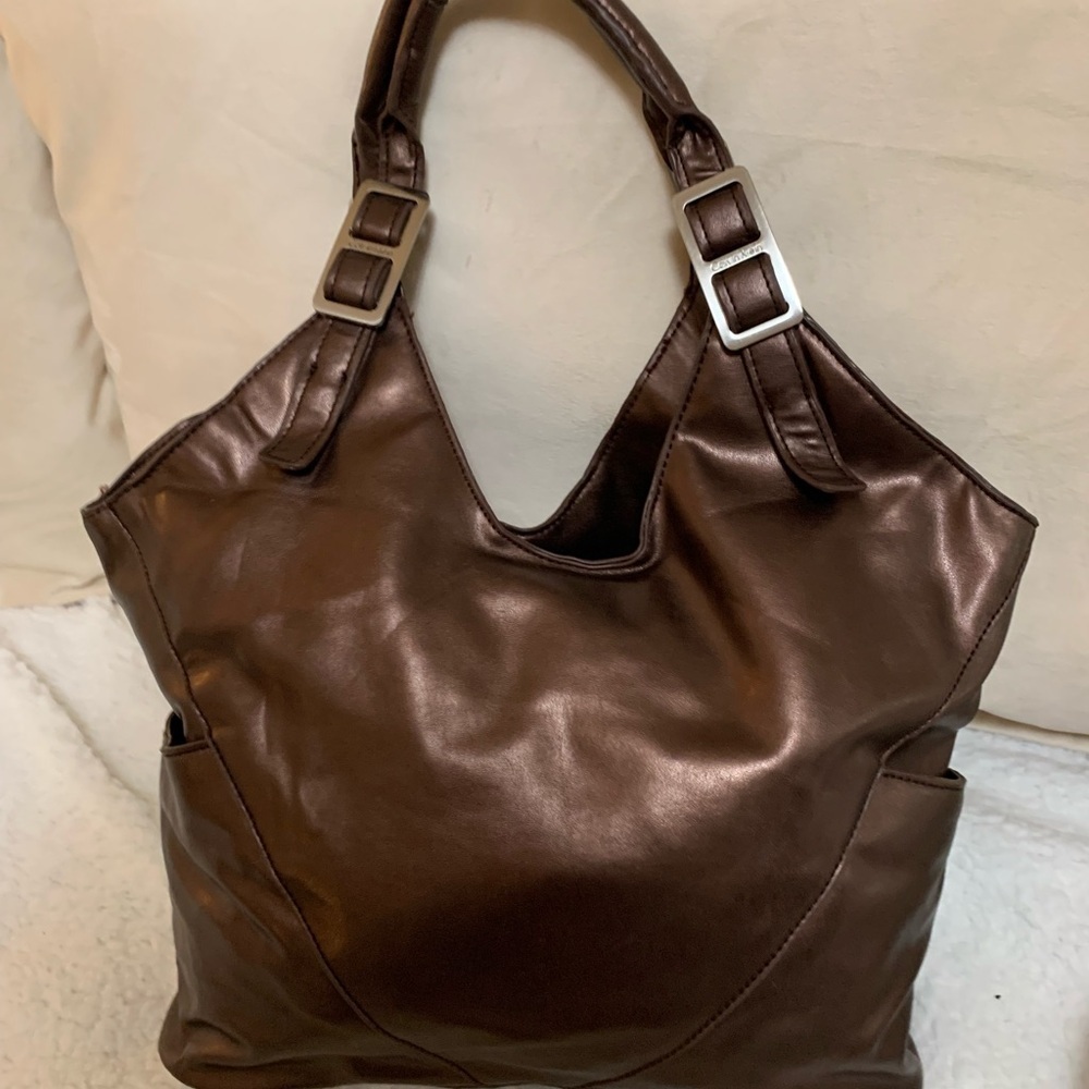 Calvin Klein - Picture 2 of 15